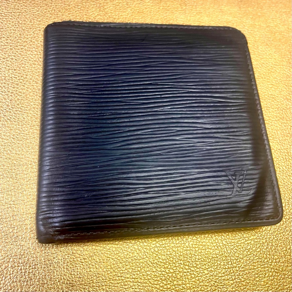 GENUINE LOUIS VUITTON black Epi Marco Wallet MI0972
